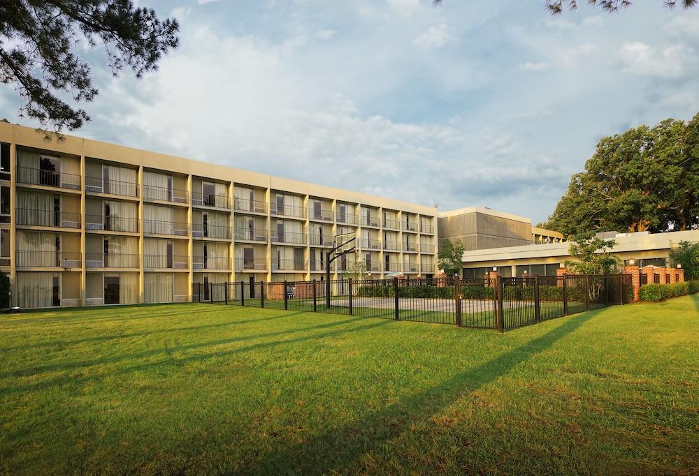 Historic Whispering Woods Hotel & Conference Center Olive Branch Extérieur photo