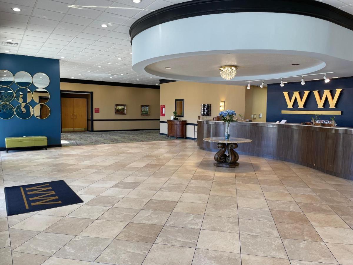 Historic Whispering Woods Hotel & Conference Center Olive Branch Extérieur photo